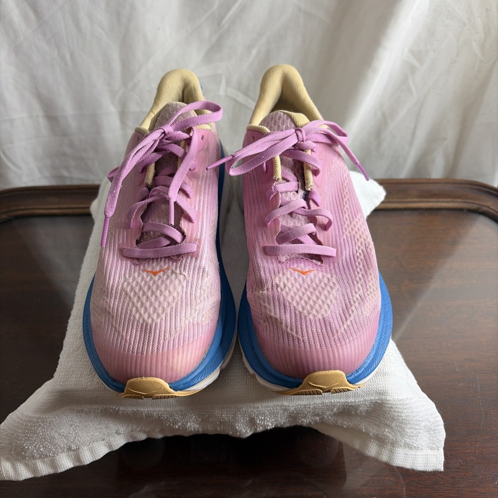 Hoka One One Clifton 9 Women's, size 5